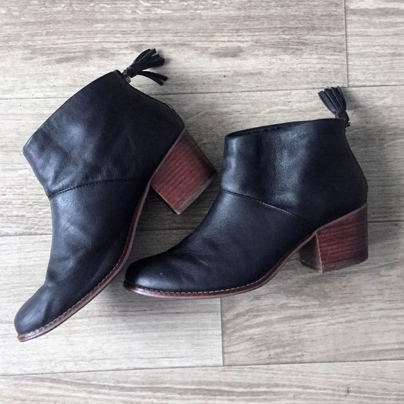 Toms Shoes - TOMS Leila Bootie in Black Leather